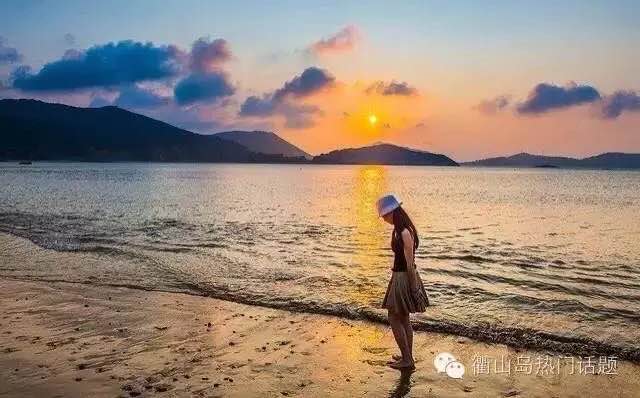 沙滩漫步.jpg